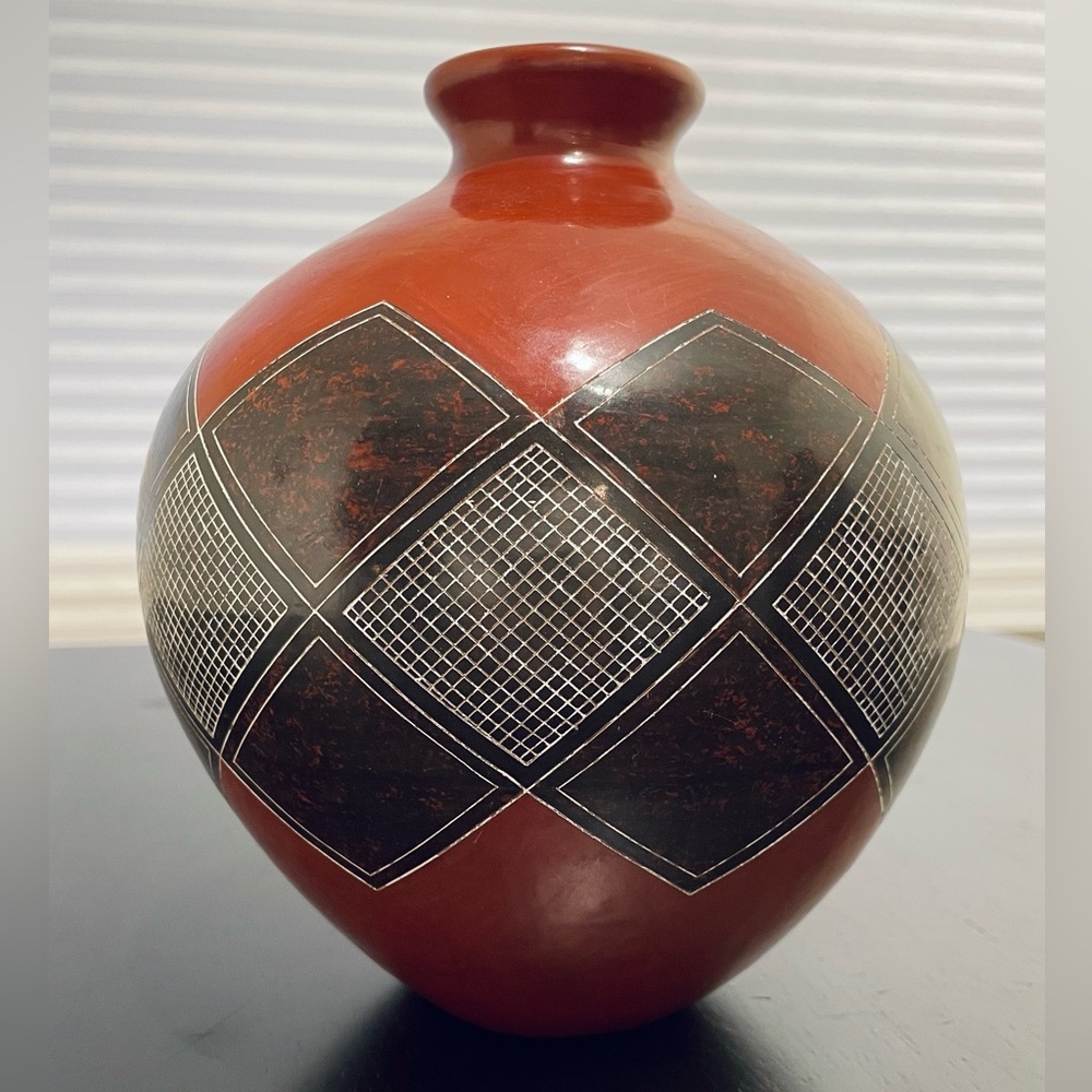 Nicaraguan Handcrafted Terracotta Geometric Ceramic Vase